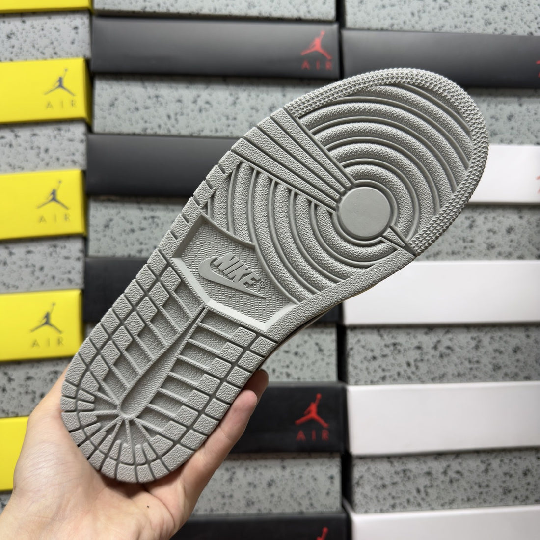 Air Jordan 1 Travis Scott Low Grey Sail