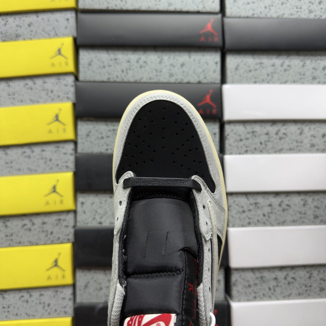 Air Jordan 1 Travis Scott Low Grey Sail