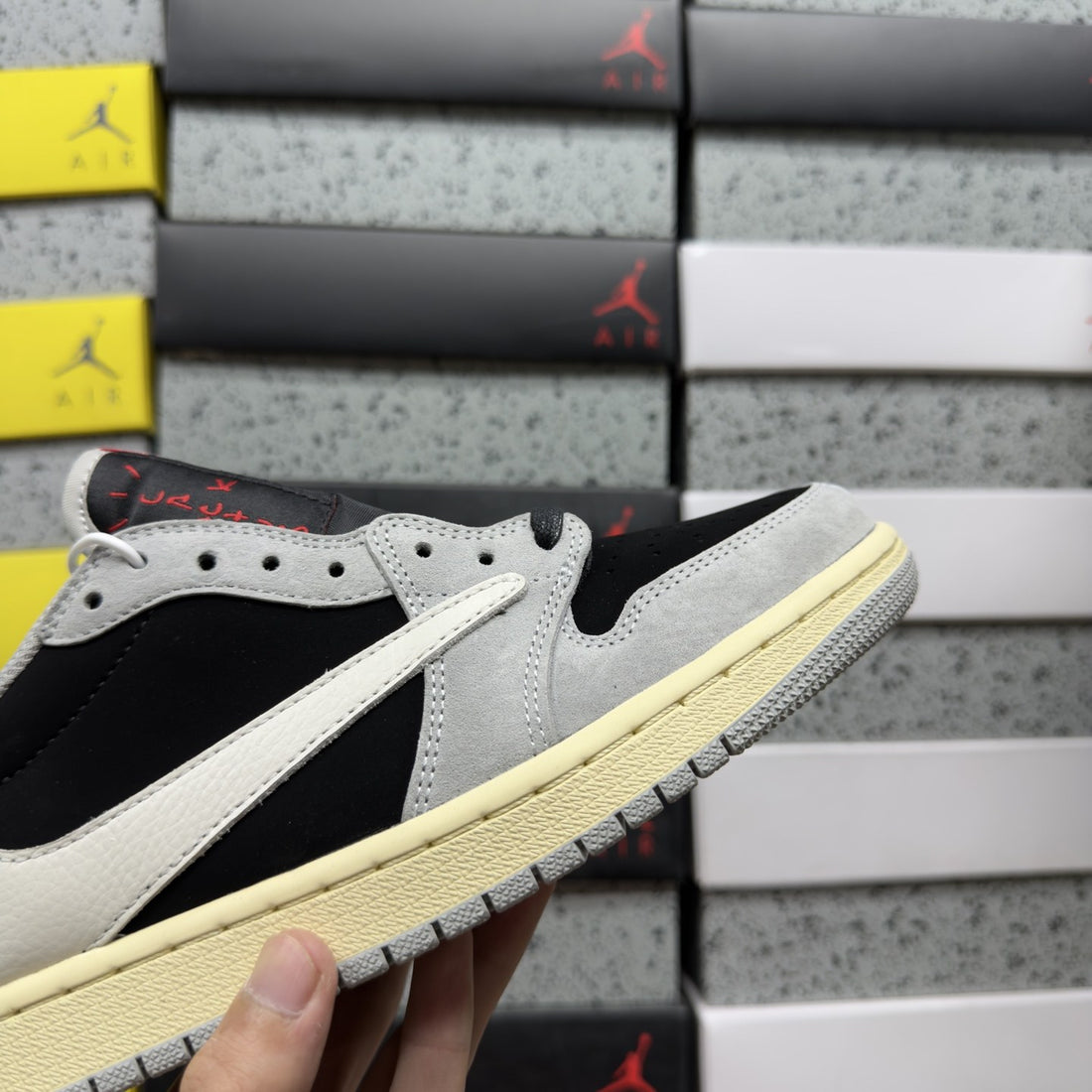 Air Jordan 1 Travis Scott Low Grey Sail