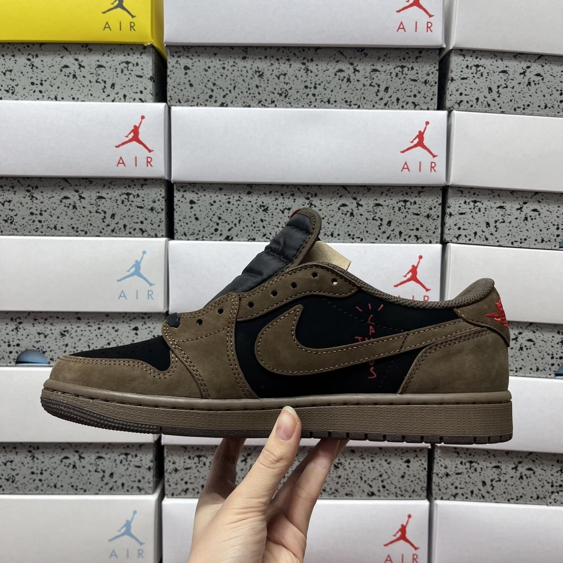 Air Jordan 1 Travis Scott Low Mocha