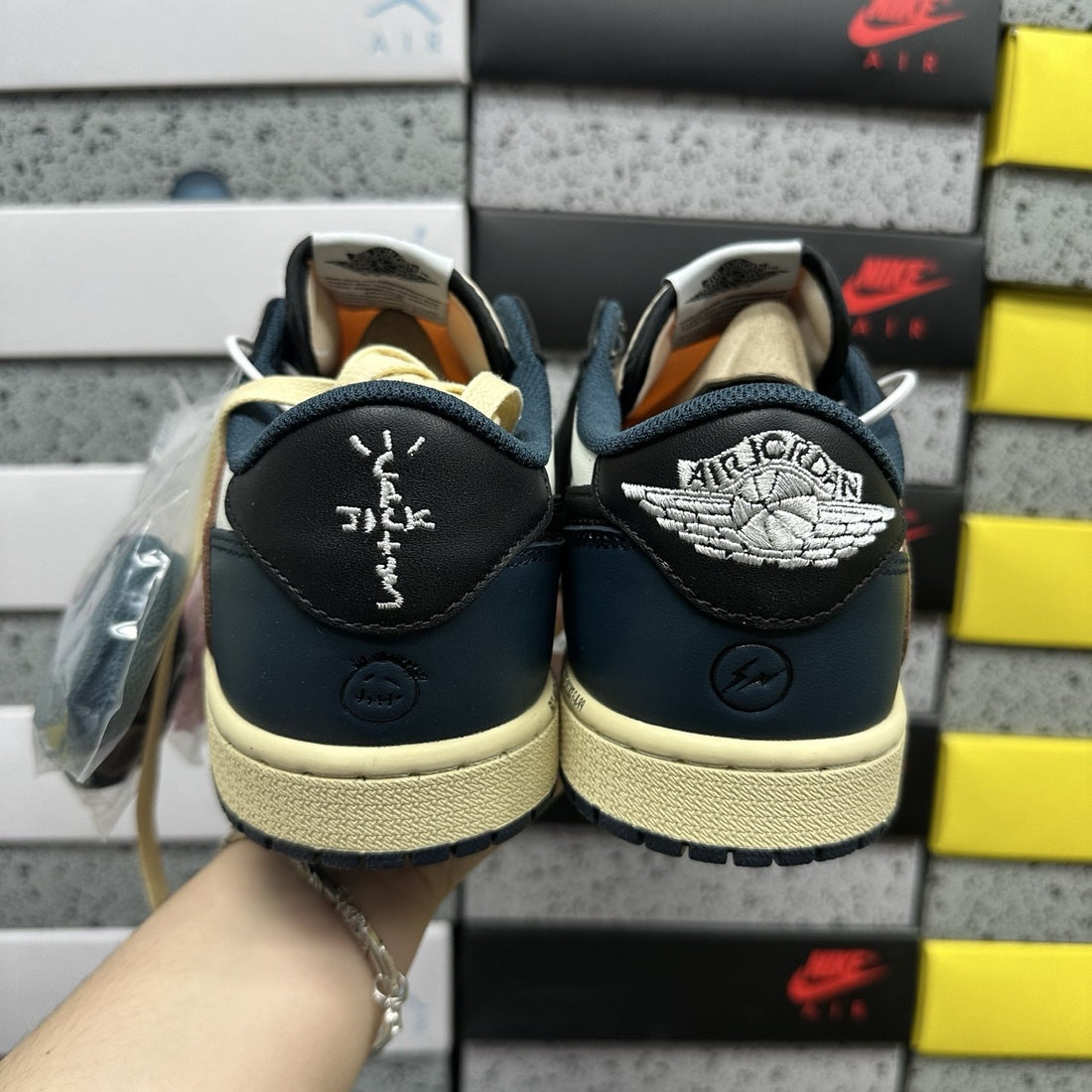 Air Jordan 1 Travis Scott Low Navy Sail