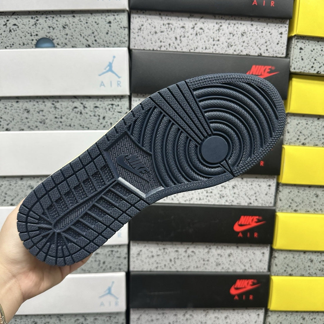 Air Jordan 1 Travis Scott Low Navy Sail