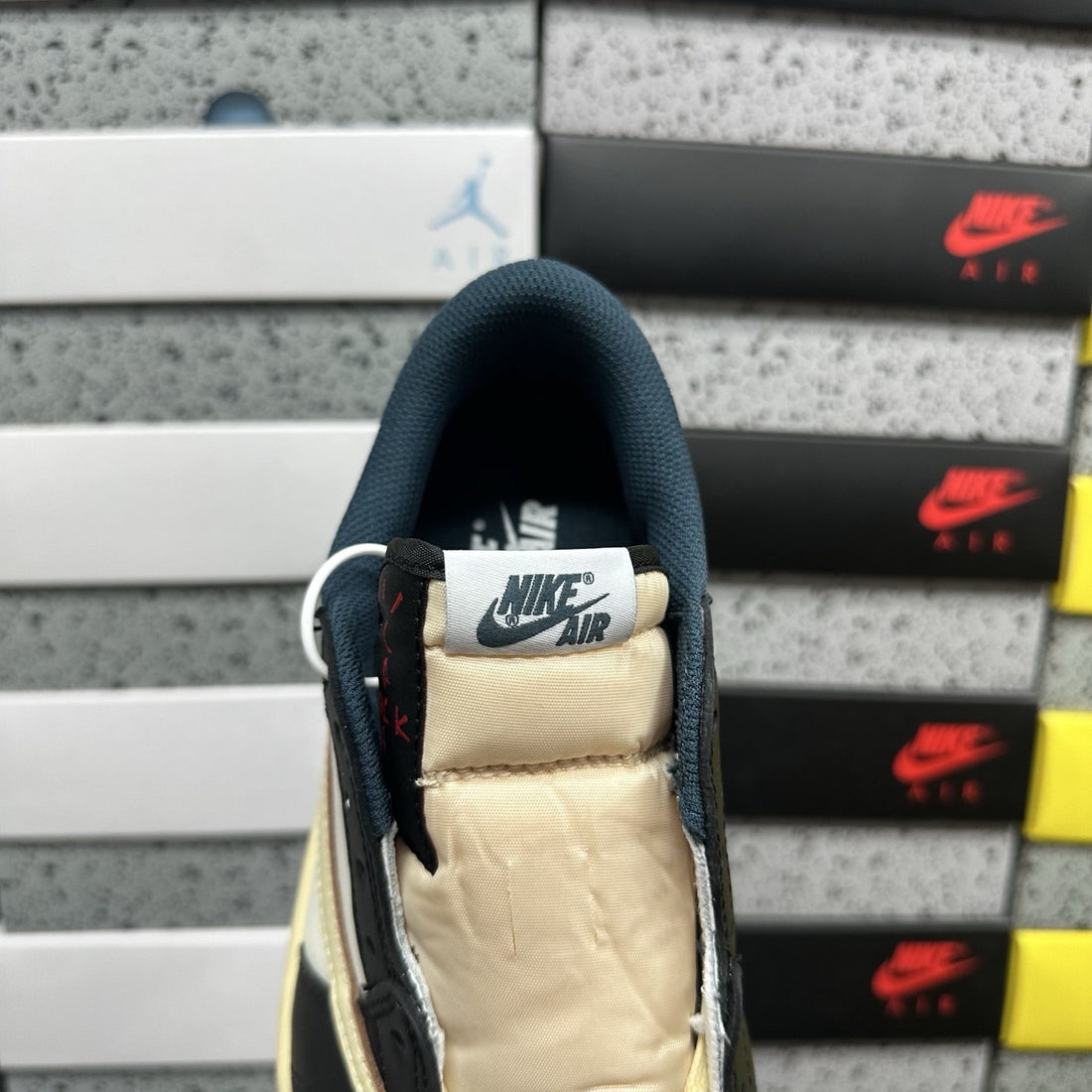 Air Jordan 1 Travis Scott Low Navy Sail