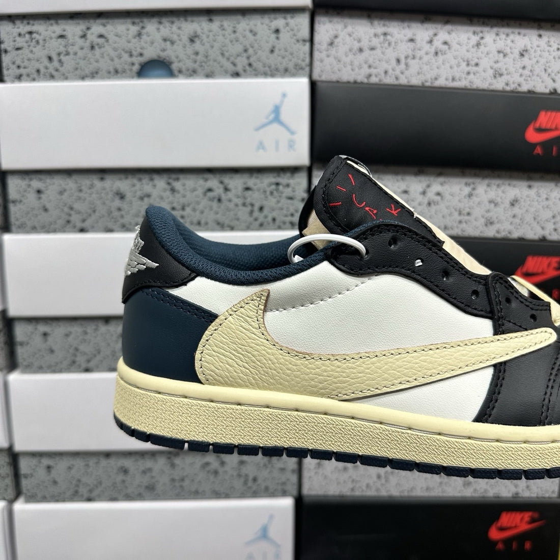 Air Jordan 1 Travis Scott Low Navy Sail