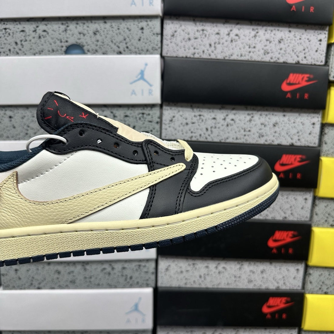 Air Jordan 1 Travis Scott Low Navy Sail