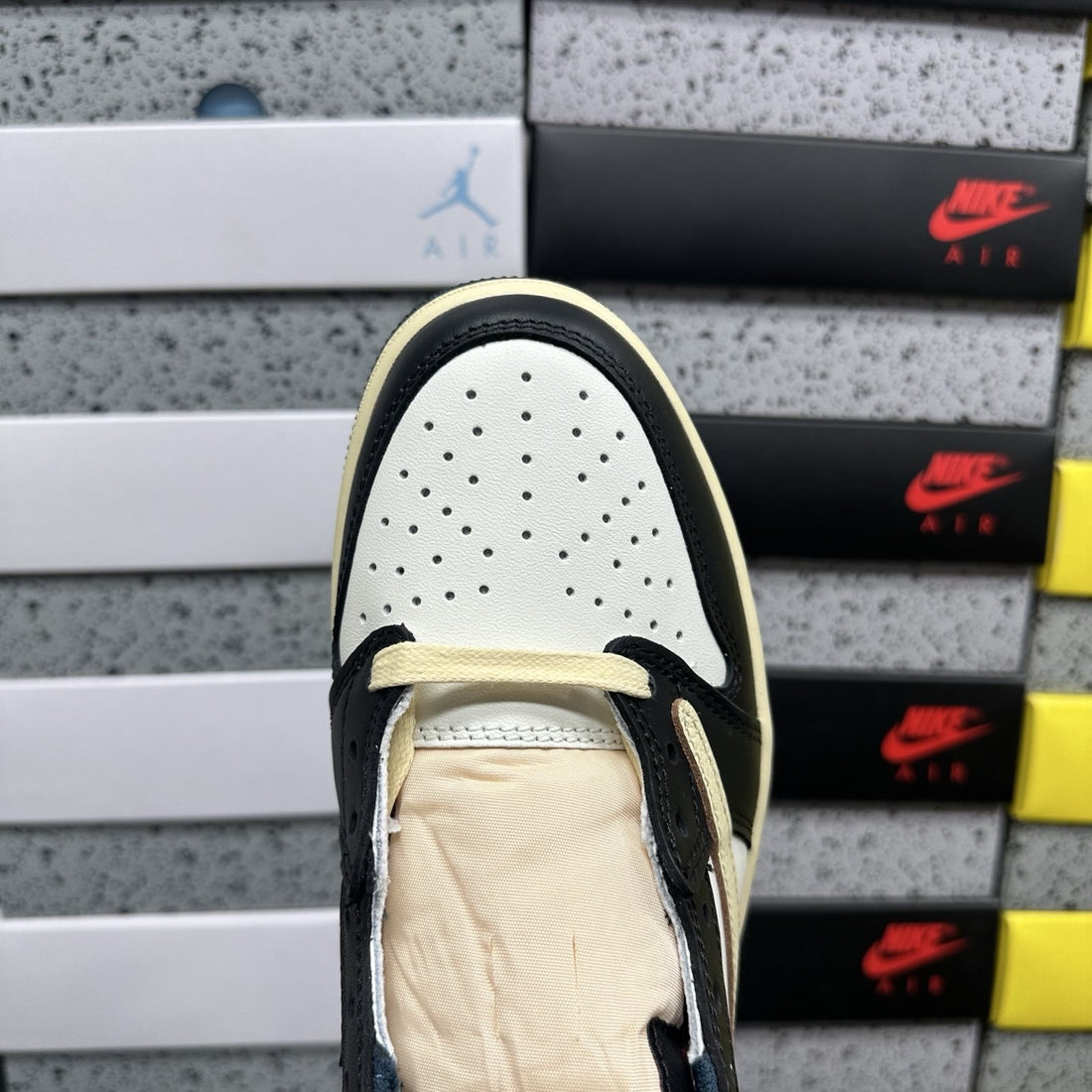 Air Jordan 1 Travis Scott Low Navy Sail