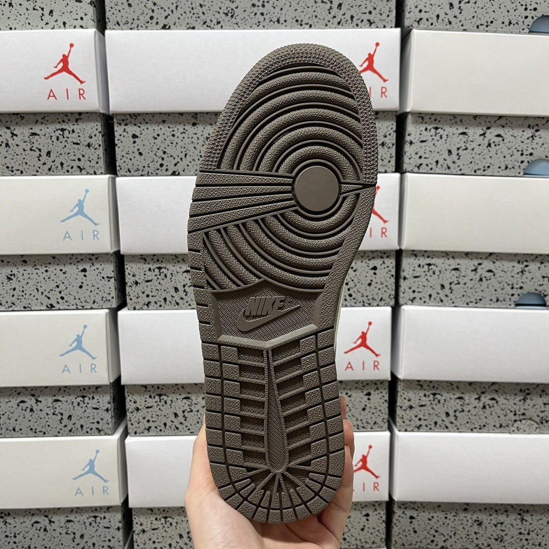Air Jordan 1 Travis Scott Low Olive Sail