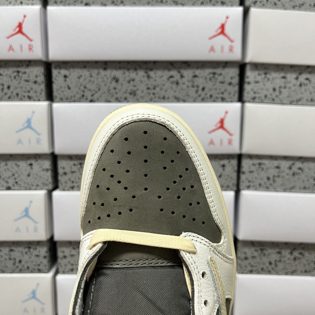 Air Jordan 1 Travis Scott Low Olive Sail