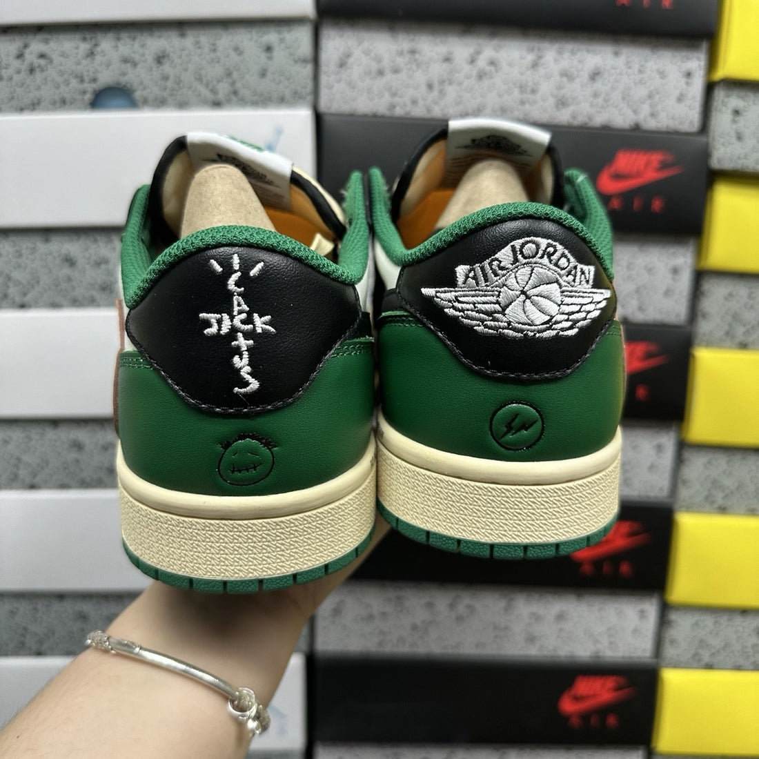 Air Jordan 1 Travis Scott Low Pine Green