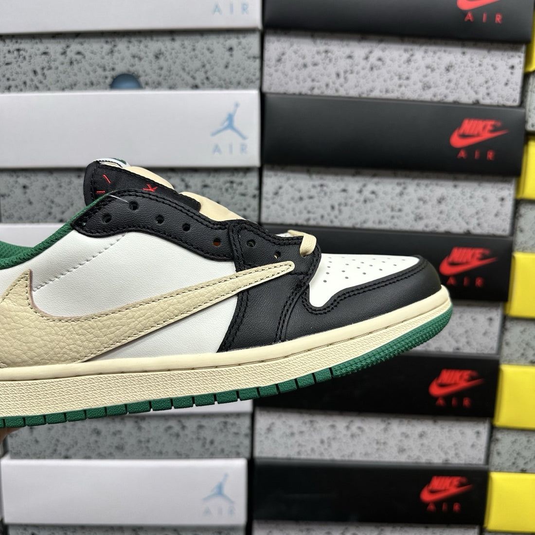 Air Jordan 1 Travis Scott Low Pine Green