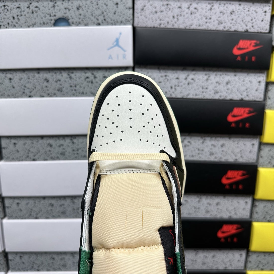 Air Jordan 1 Travis Scott Low Pine Green