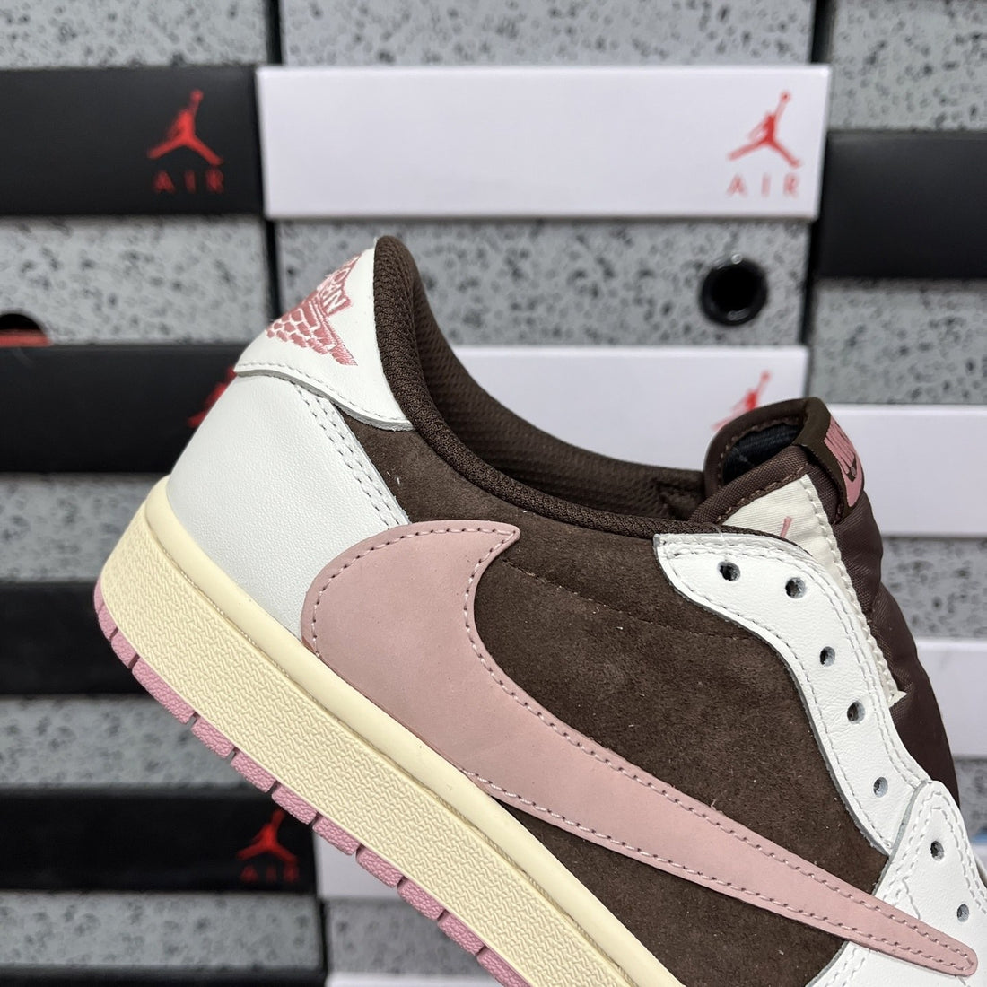 Air Jordan 1 Travis Scott Low Pink Mocha