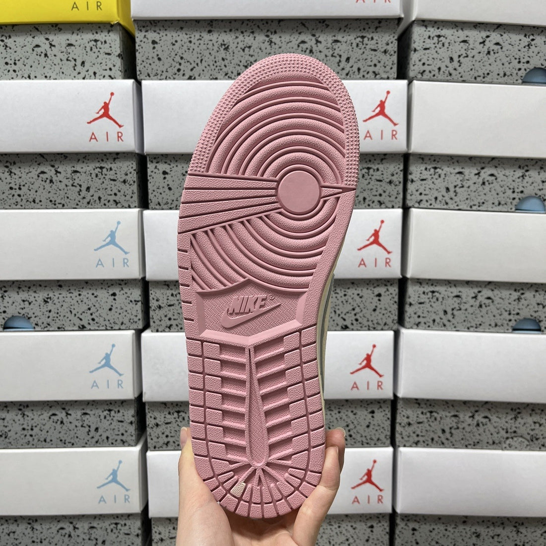 Air Jordan 1 Travis Scott Low Pink Pastel