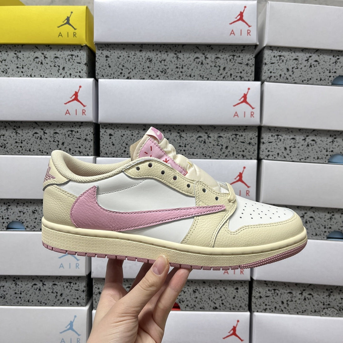 Air Jordan 1 Travis Scott Low Pink Pastel