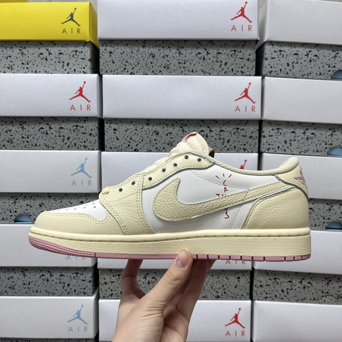 Air Jordan 1 Travis Scott Low Pink Pastel