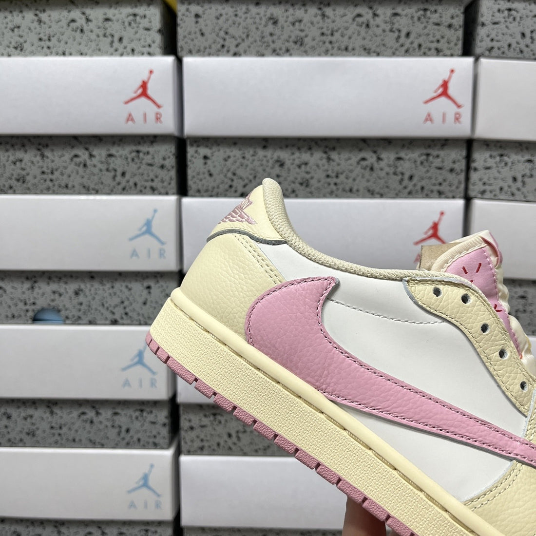 Air Jordan 1 Travis Scott Low Pink Pastel
