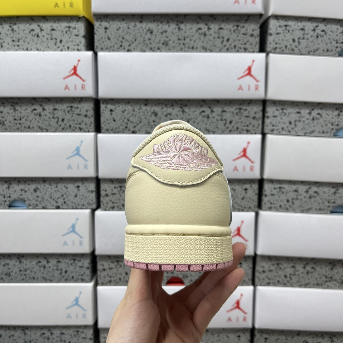 Air Jordan 1 Travis Scott Low Pink Pastel