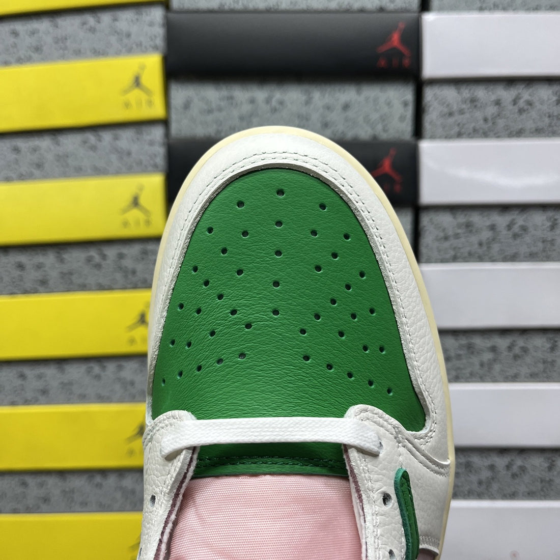Air Jordan 1 Travis Scott Low Pink Pine Green