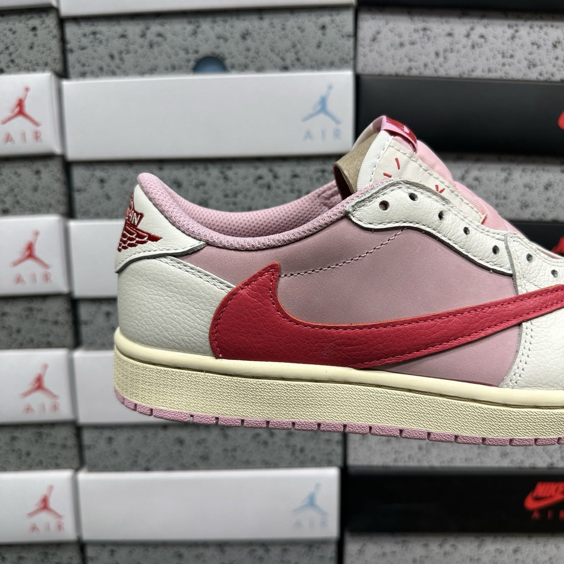Air Jordan 1 Travis Scott Low Pink Red