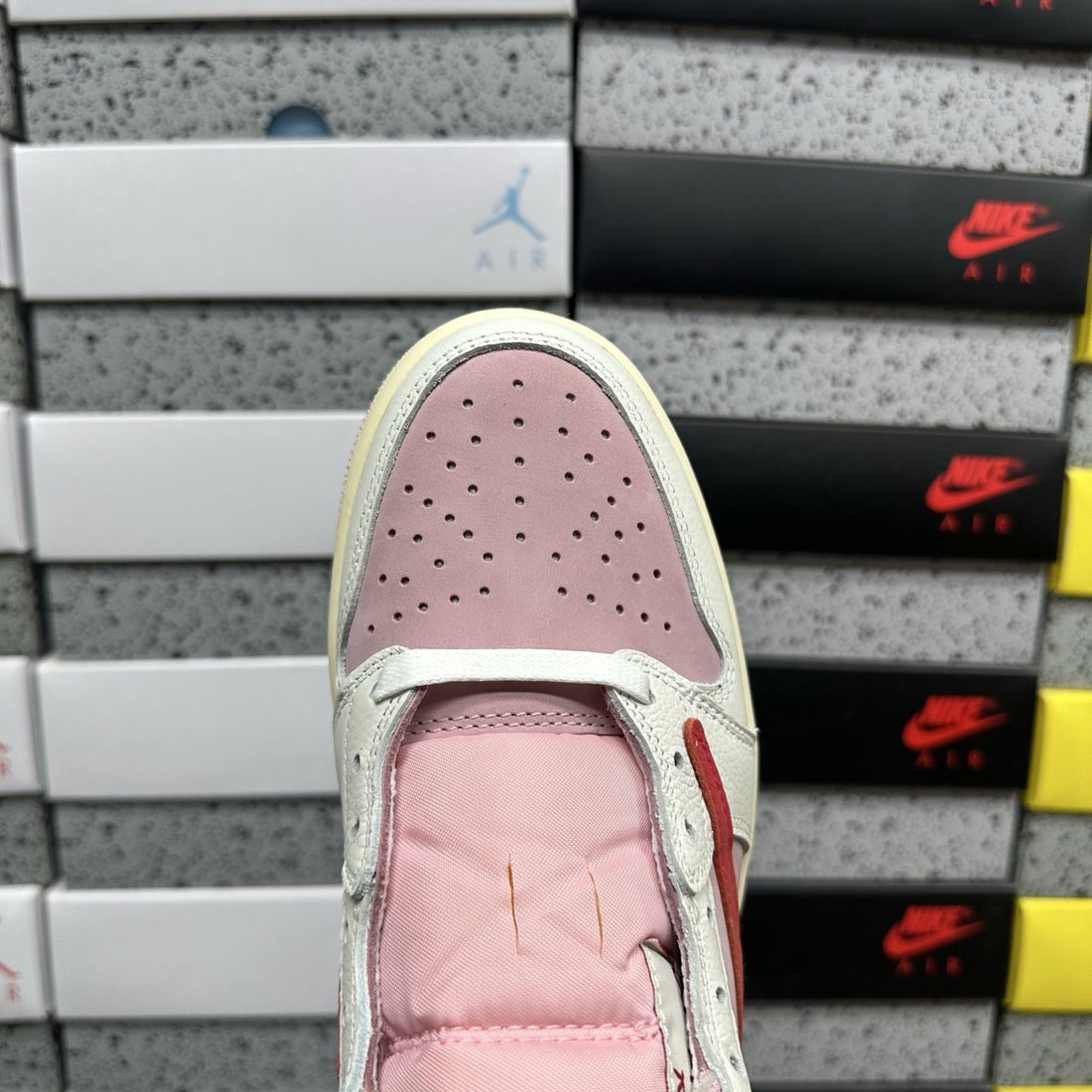 Air Jordan 1 Travis Scott Low Pink Red