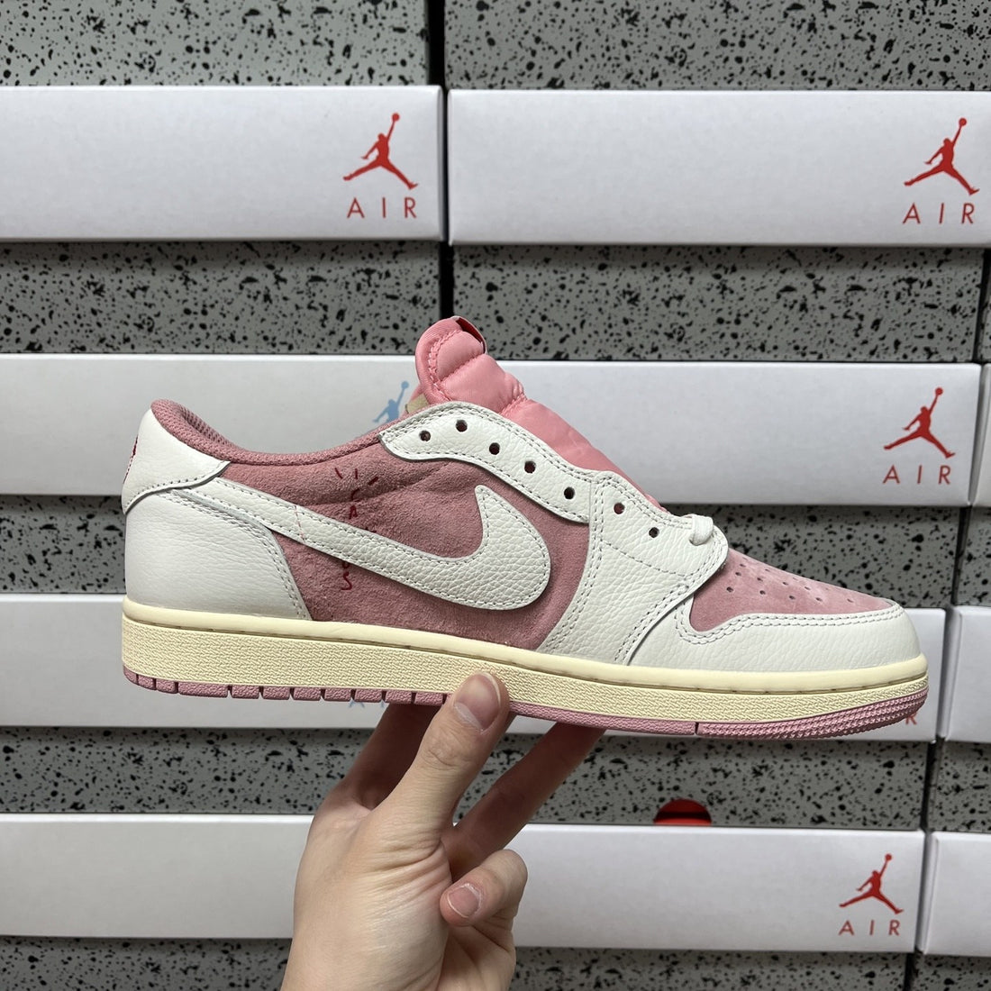 Air Jordan 1 Travis Scott Low Pink Sail