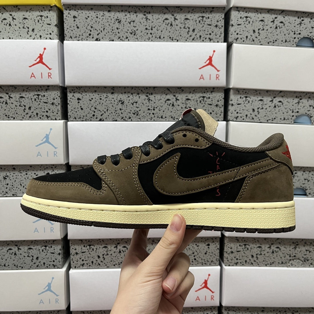 Air Jordan 1 Travis Scott Low Reverse Mocha