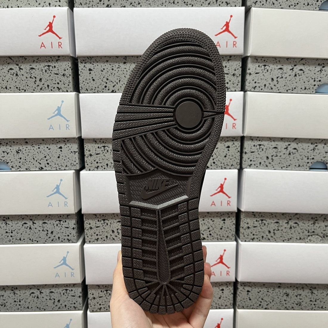 Air Jordan 1 Travis Scott Low Reverse Mocha