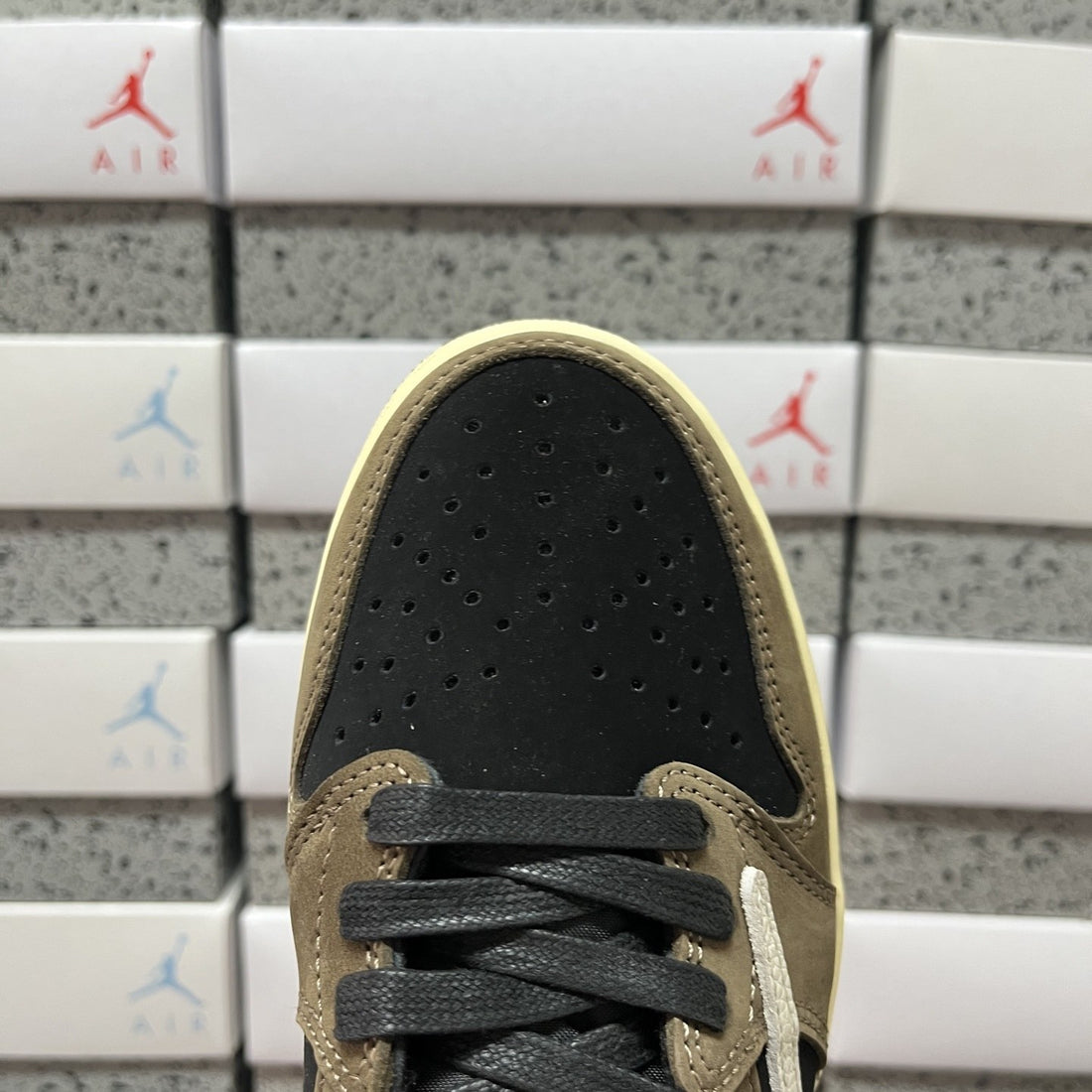 Air Jordan 1 Travis Scott Low Reverse Mocha