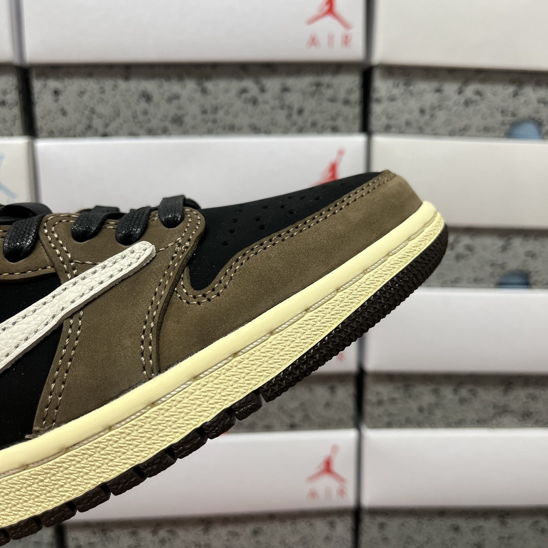 Air Jordan 1 Travis Scott Low Reverse Mocha