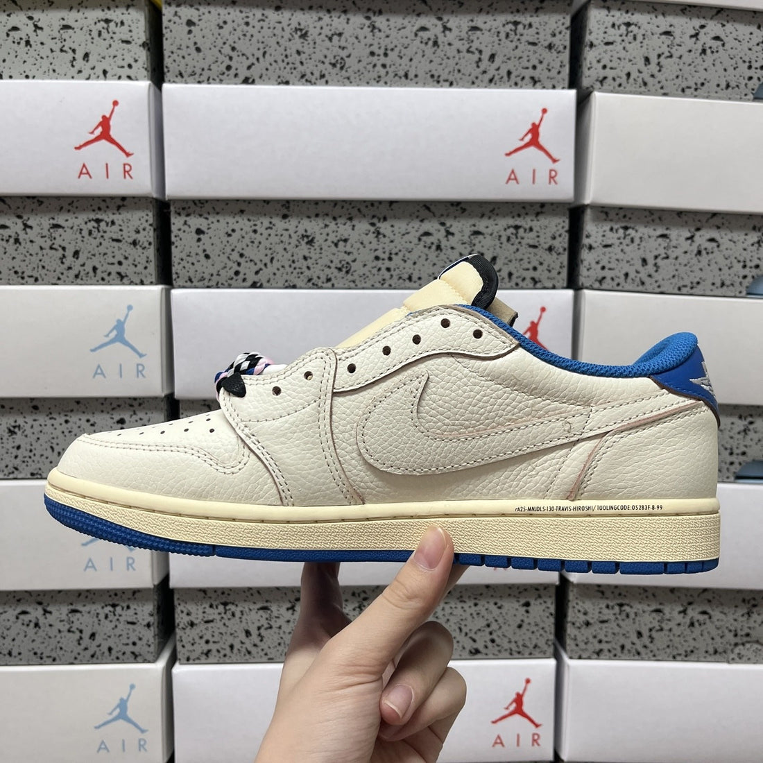 Air Jordan 1 Travis Scott Low Royal Sail