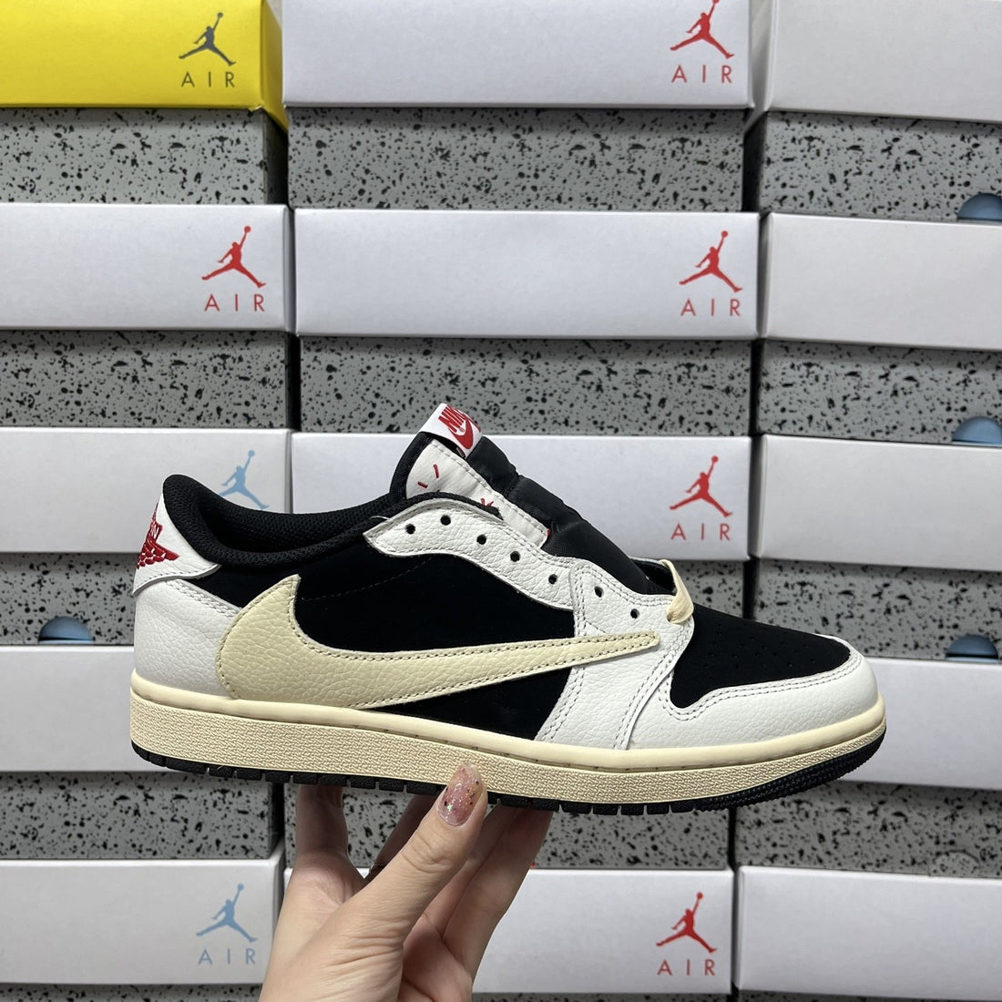 Air Jordan 1 Travis Scott Low Sail Black