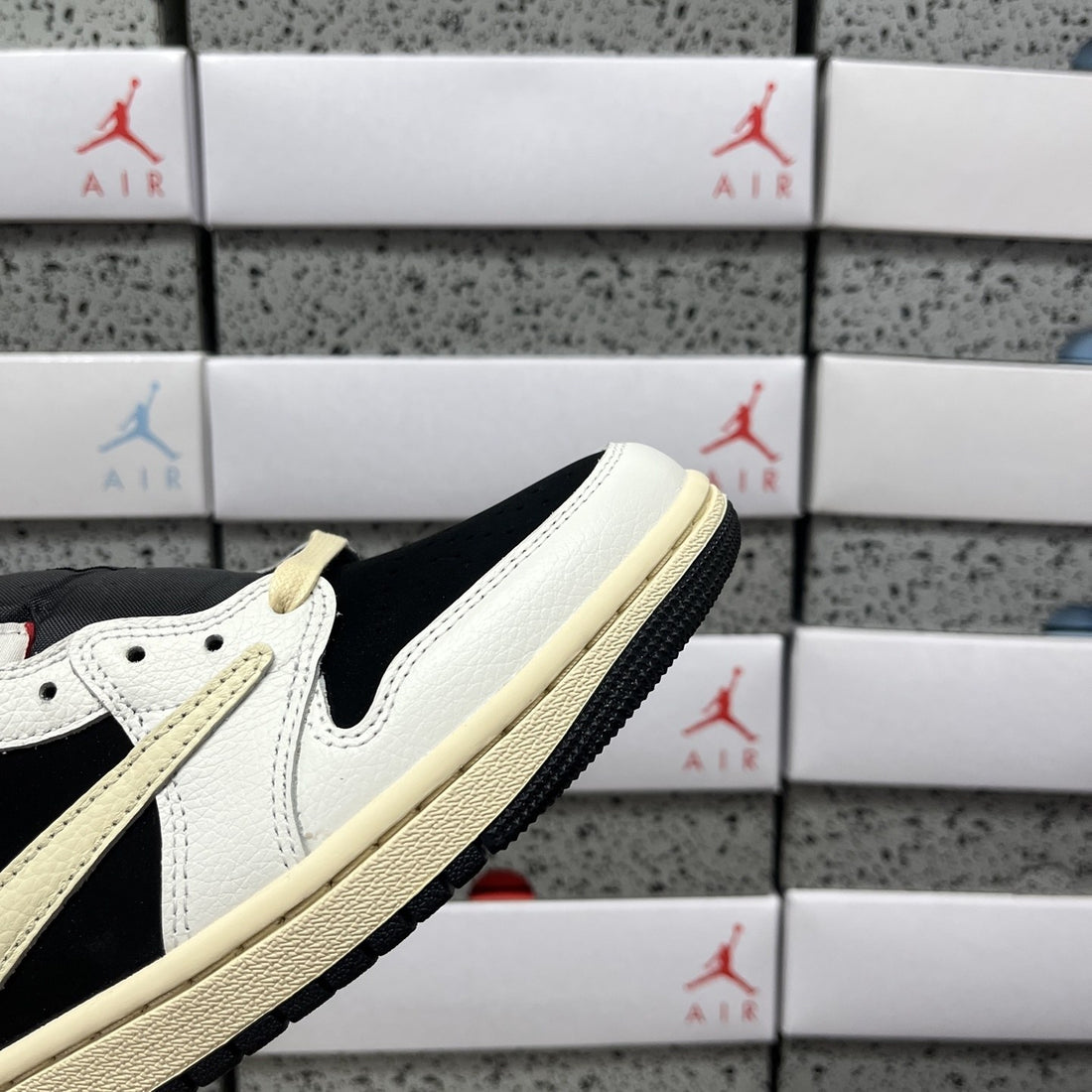Air Jordan 1 Travis Scott Low Sail Black