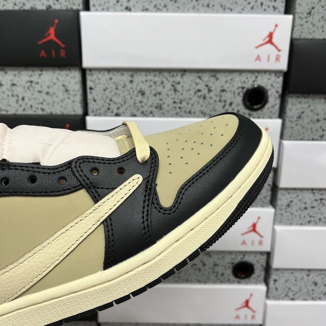 Air Jordan 1 Travis Scott Low Sail Tan