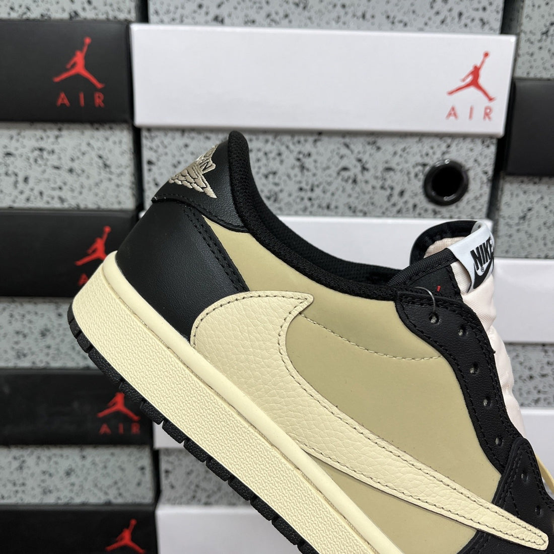 Air Jordan 1 Travis Scott Low Sail Tan