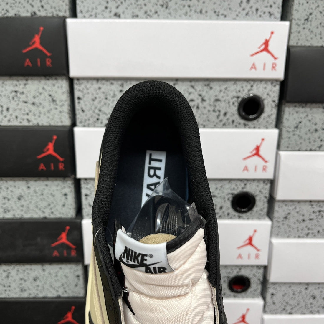 Air Jordan 1 Travis Scott Low Sail Tan