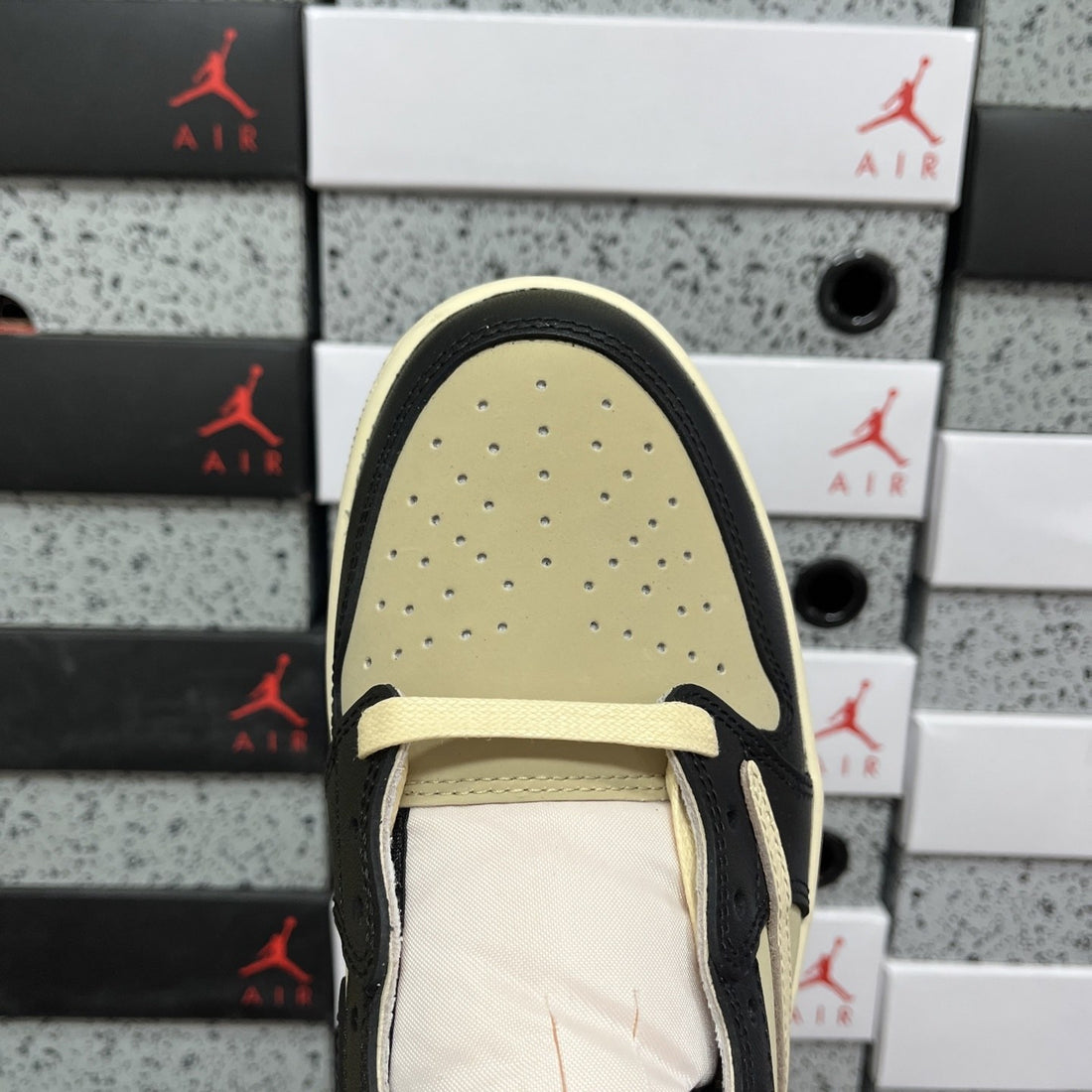 Air Jordan 1 Travis Scott Low Sail Tan