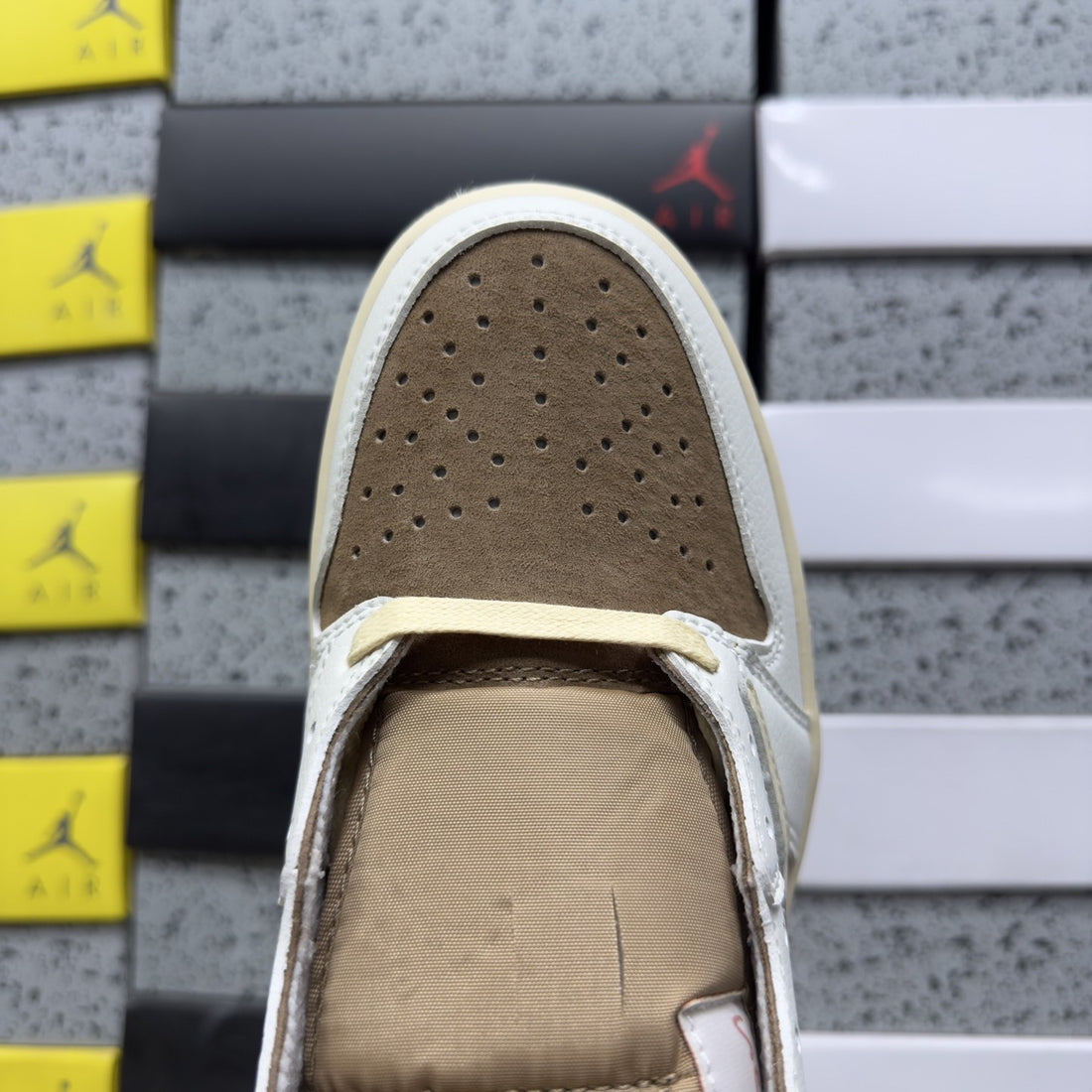 Air Jordan 1 Travis Scott Low Tan Sail