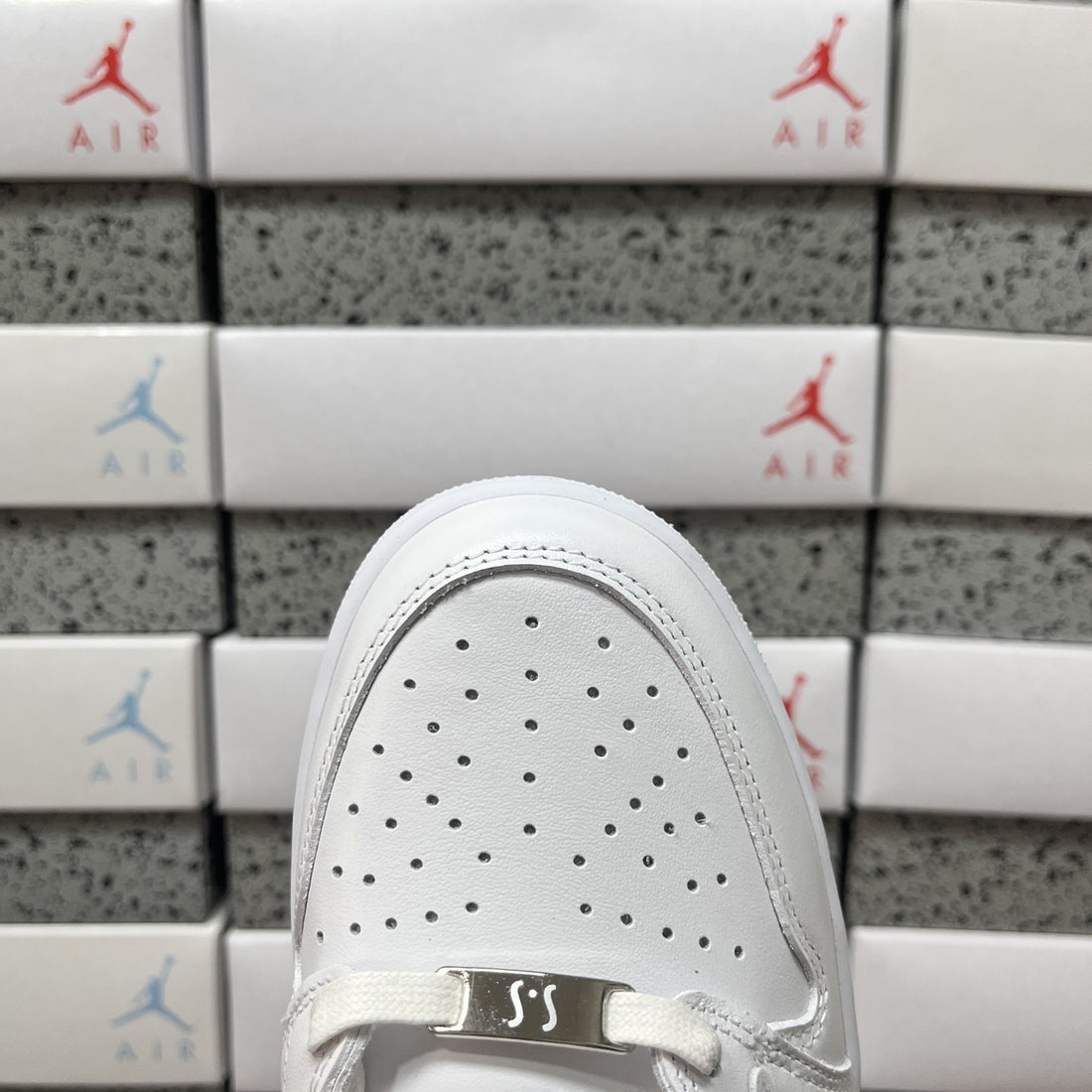 Air Jordan 1 Travis Scott Low Triple White