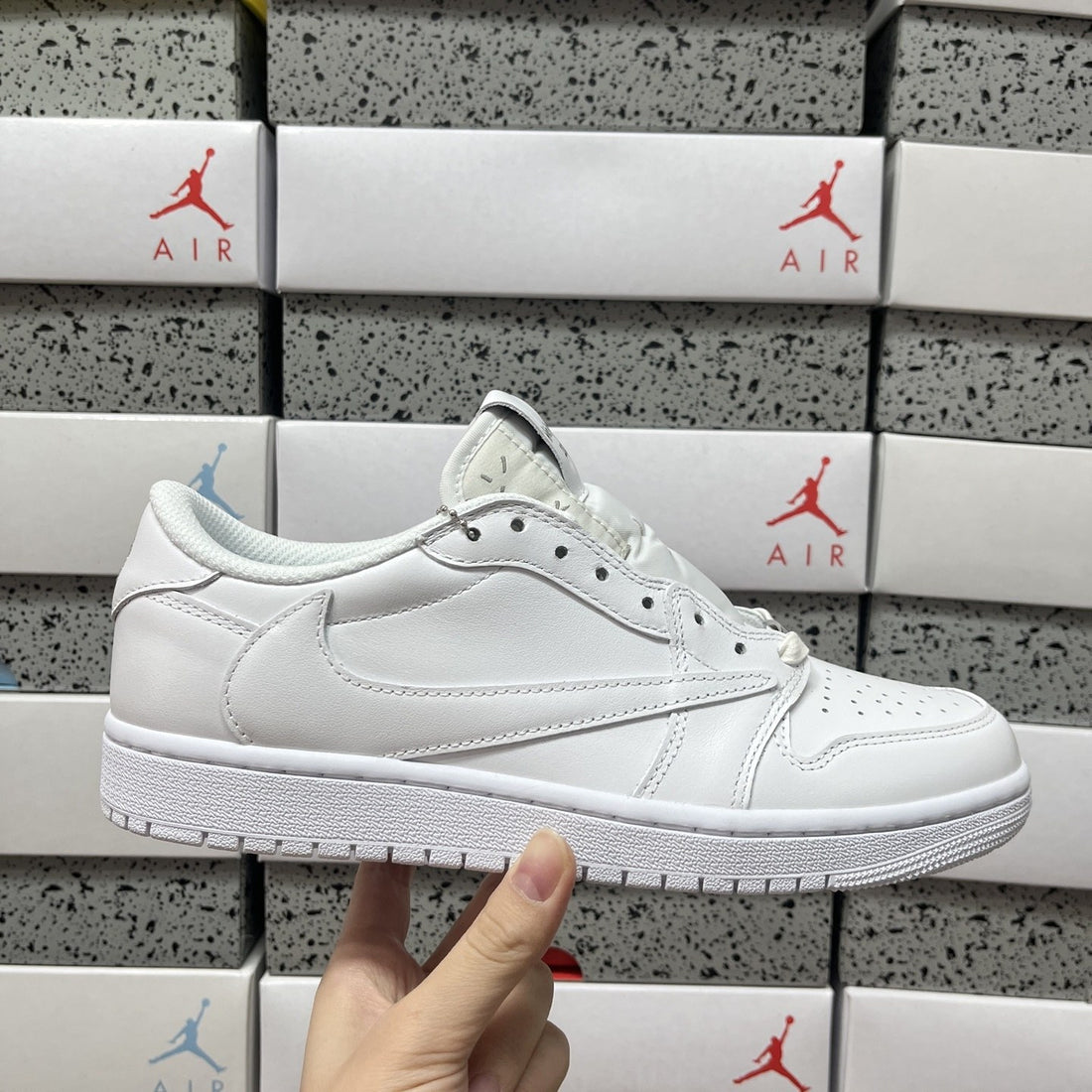Air Jordan 1 Travis Scott Low Triple White