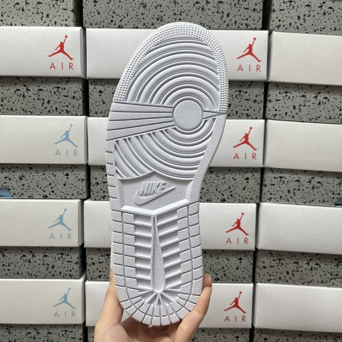 Air Jordan 1 Travis Scott Low Triple White