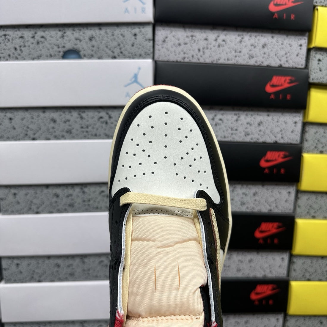 Air Jordan 1 Travis Scott Low Varsity Red Sail