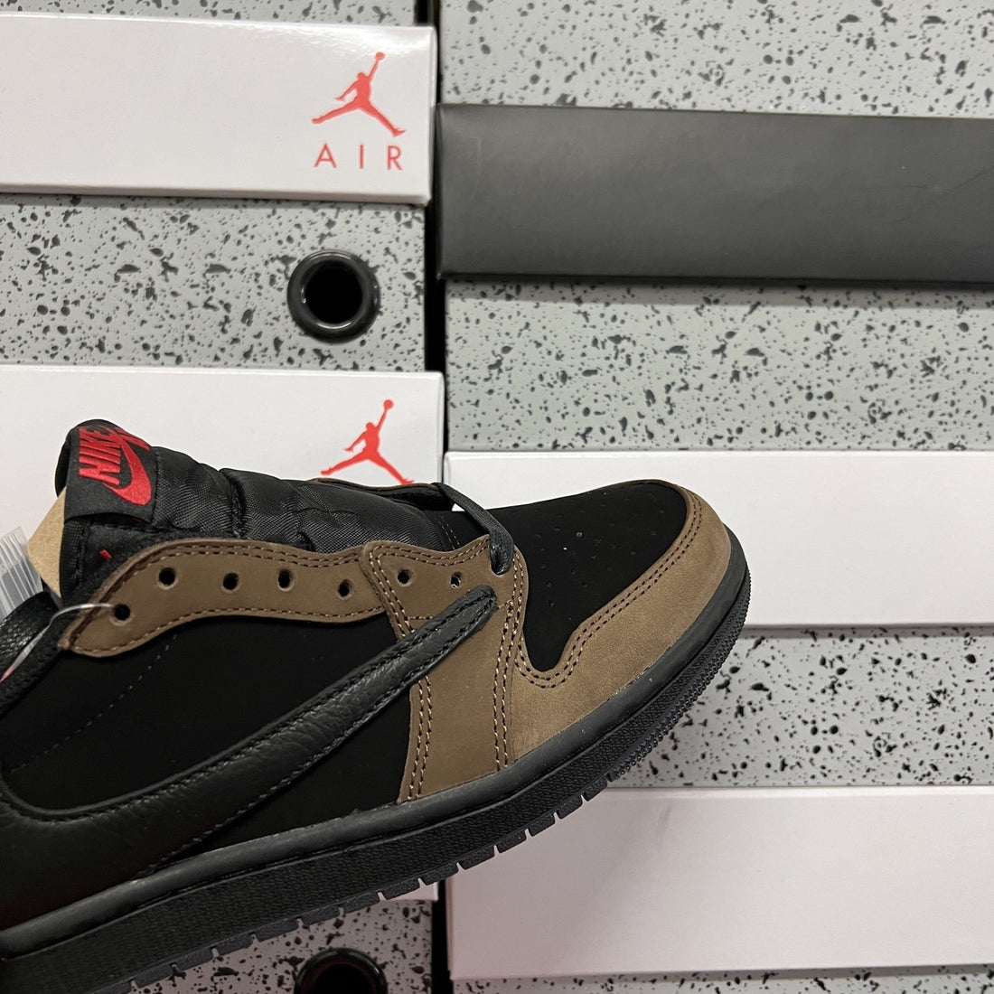 Air Jordan 1 Travis Scott Low Velvet Brown