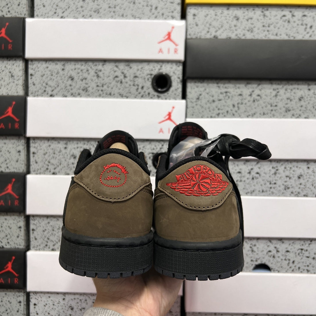 Air Jordan 1 Travis Scott Low Velvet Brown