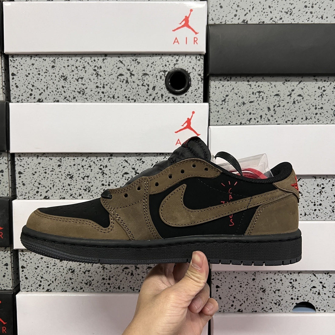 Air Jordan 1 Travis Scott Low Velvet Brown