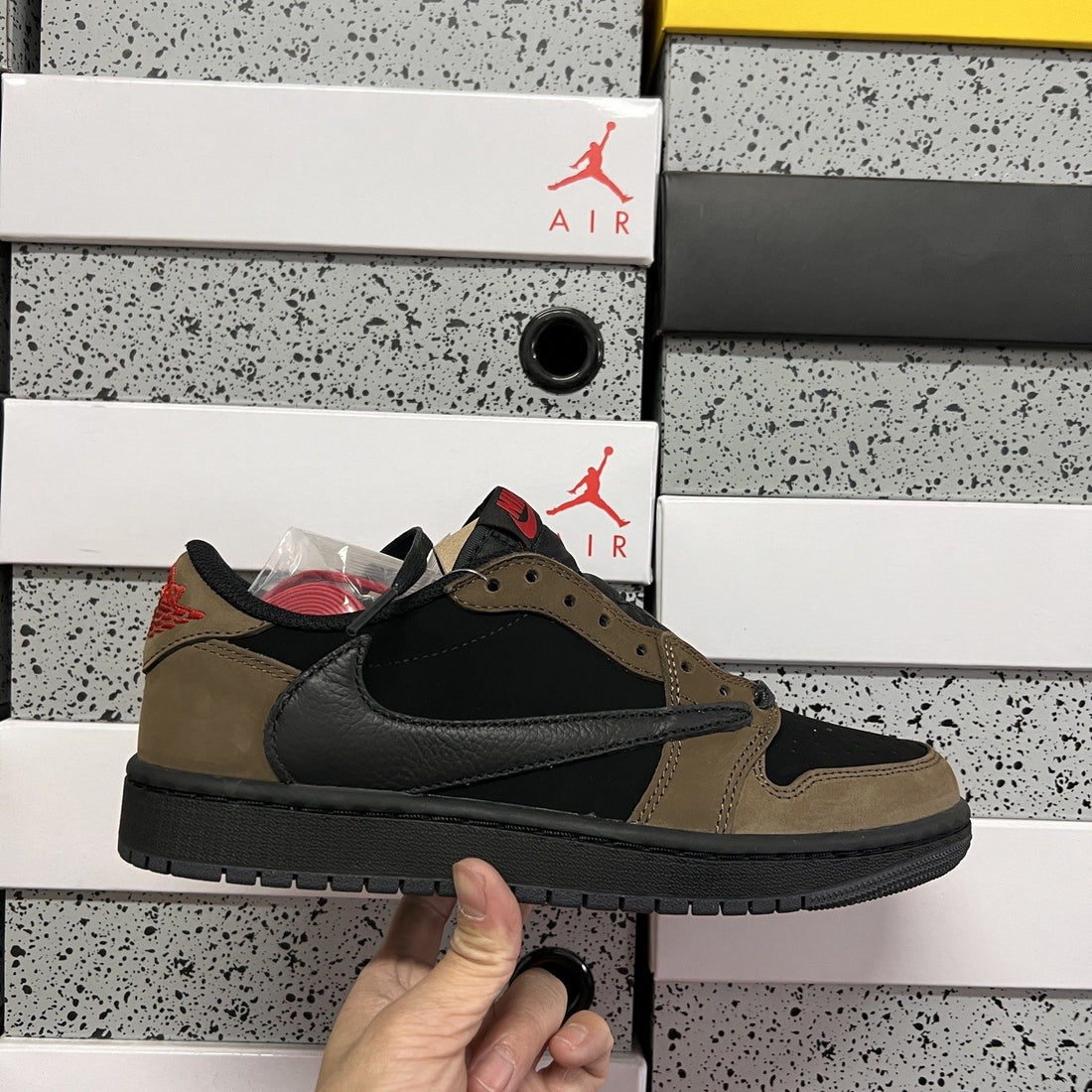 Air Jordan 1 Travis Scott Low Velvet Brown