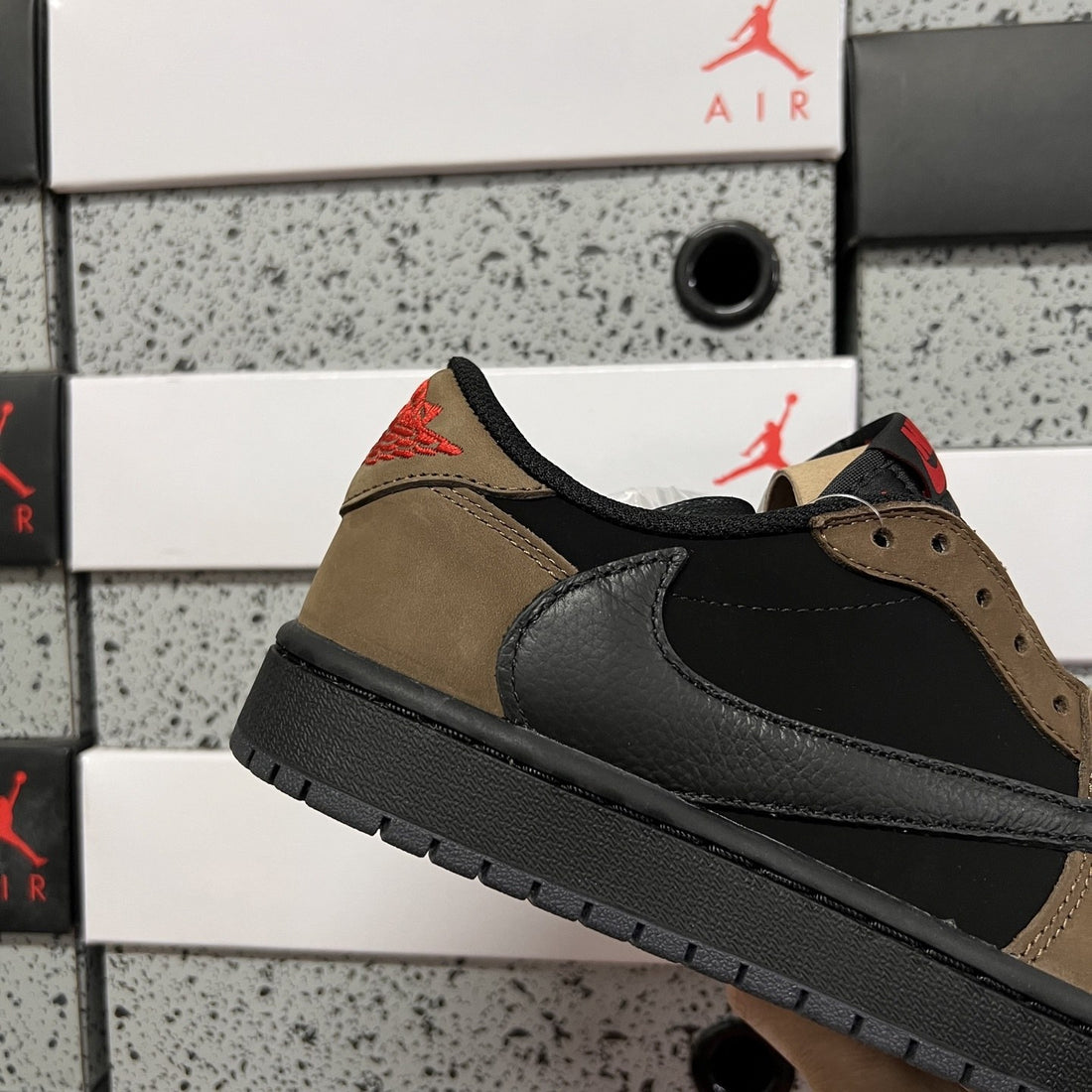 Air Jordan 1 Travis Scott Low Velvet Brown