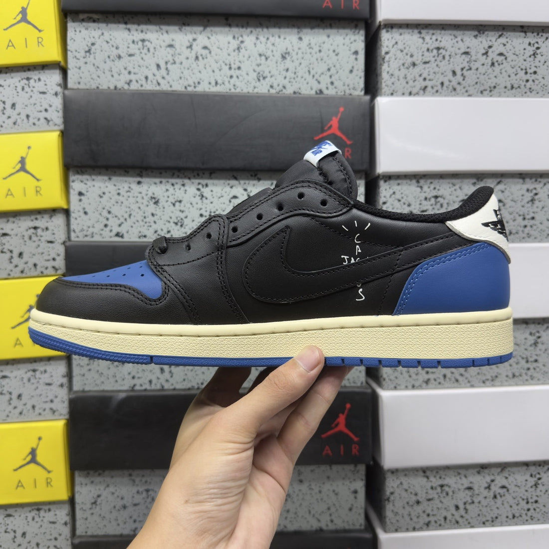 Air Jordan 1 Travis Scott Low White Black Royal