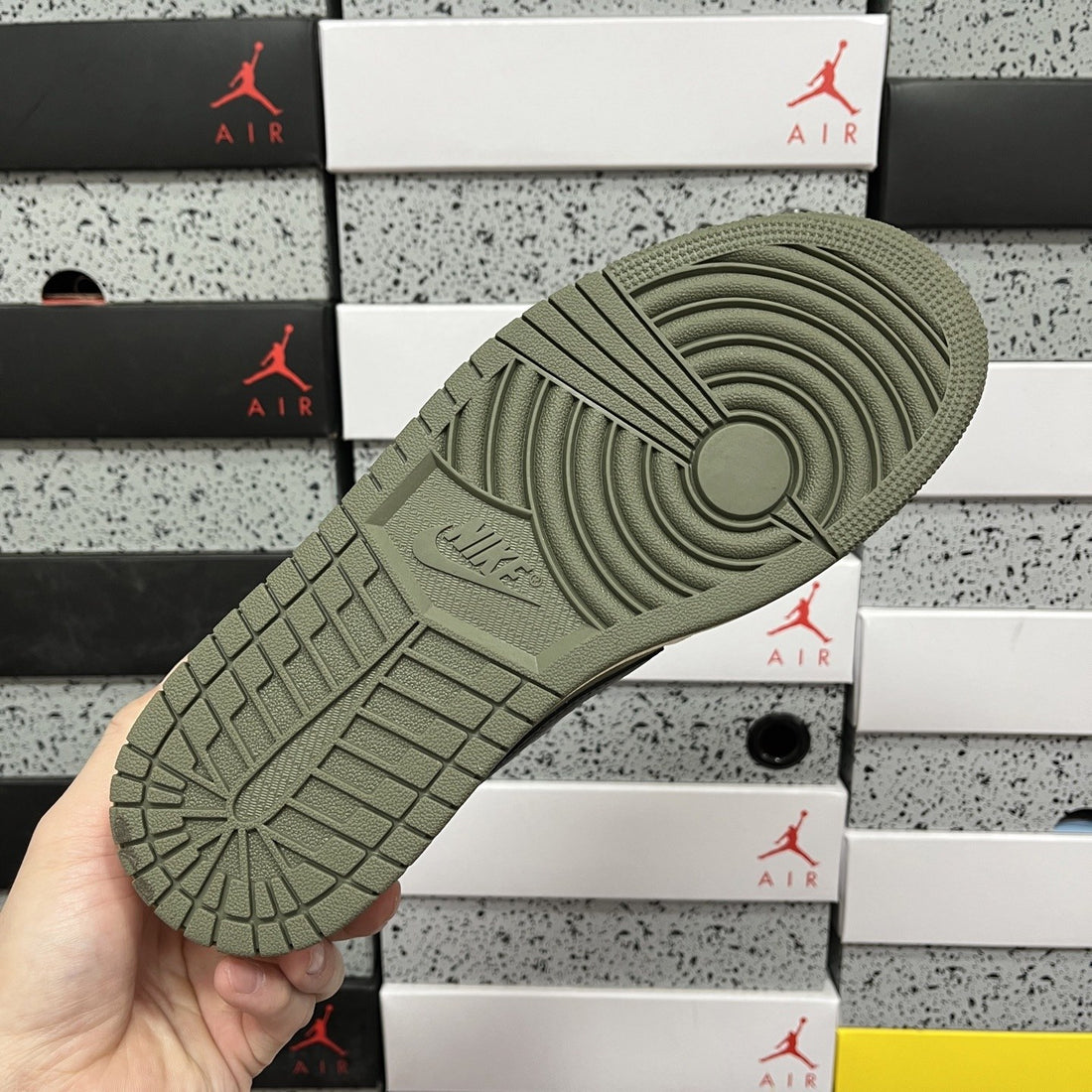 Air Jordan 1 Travis Scott Low White Olive