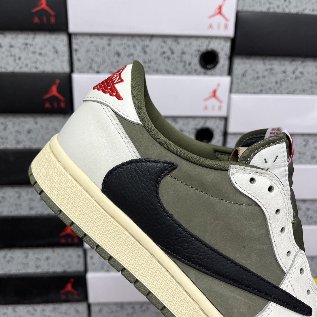 Air Jordan 1 Travis Scott Low White Olive