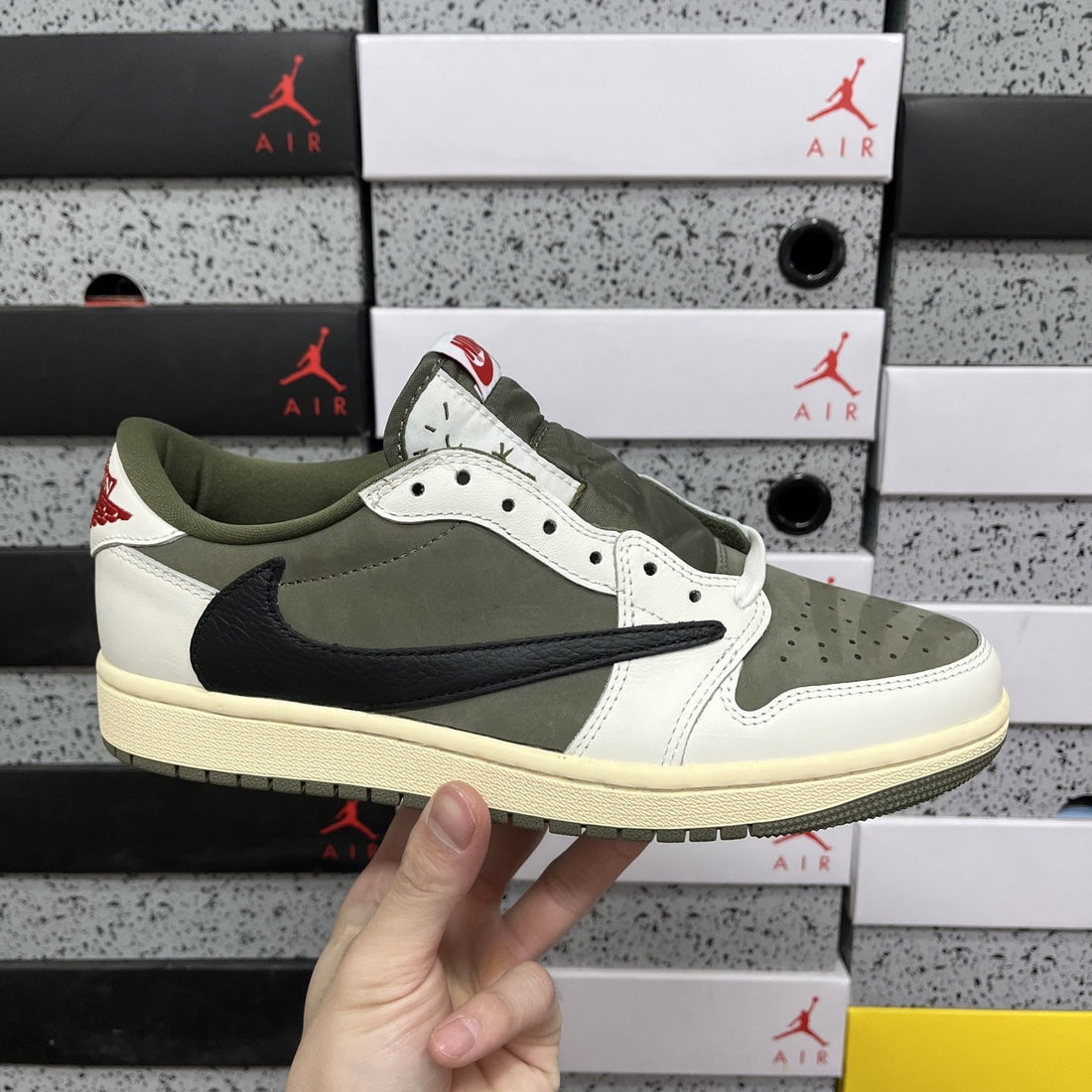 Air Jordan 1 Travis Scott Low White Olive